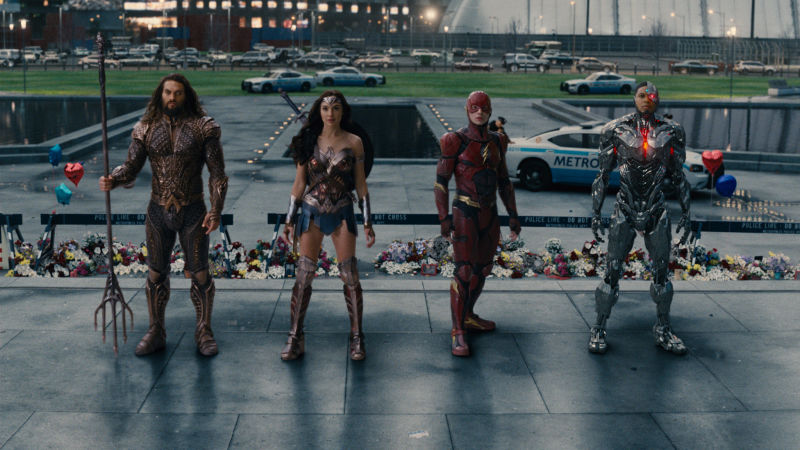 Illustration for article titled The Justice League Blu-ray is a bizarre exercise in hiding the truth about moviemaking